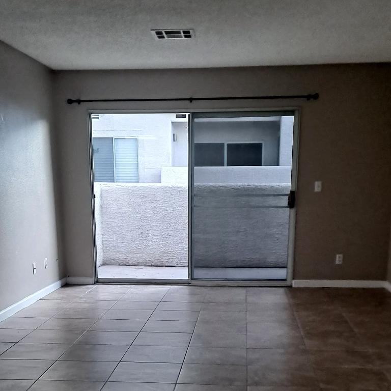 CONDO FOR RENT 1500 rent . 1500 deposit in Spring Valley - Image 2
