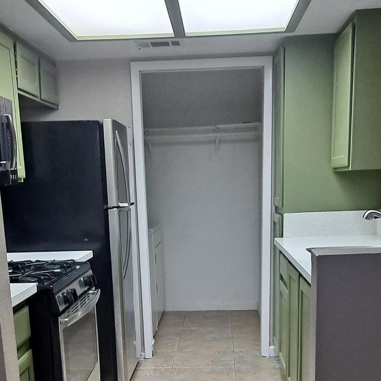 CONDO FOR RENT 1500 rent . 1500 deposit in Spring Valley - Image 6
