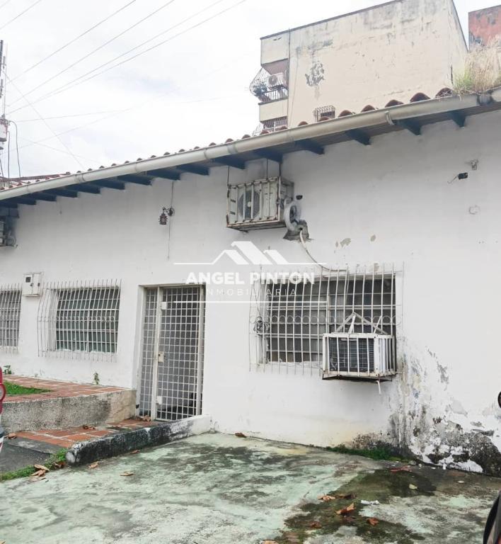 CASA CON LOCAL VENTA AV ROTARIA ACARIGUA API 7621 en Araure - Imagen 1