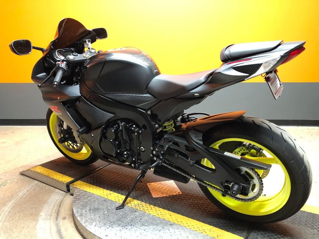 2017 SUZUKI GSX-R600 in United Arab Emirates - Image 3