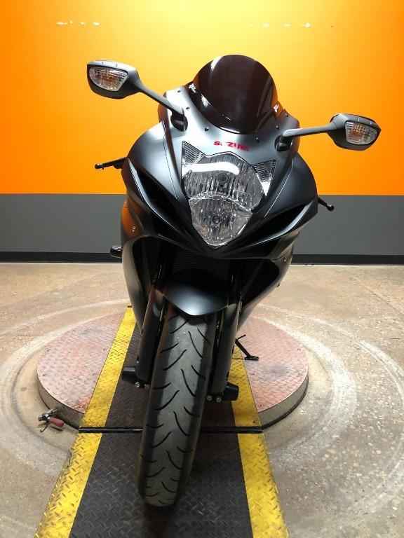 2017 SUZUKI GSX-R600 in United Arab Emirates - Image 4