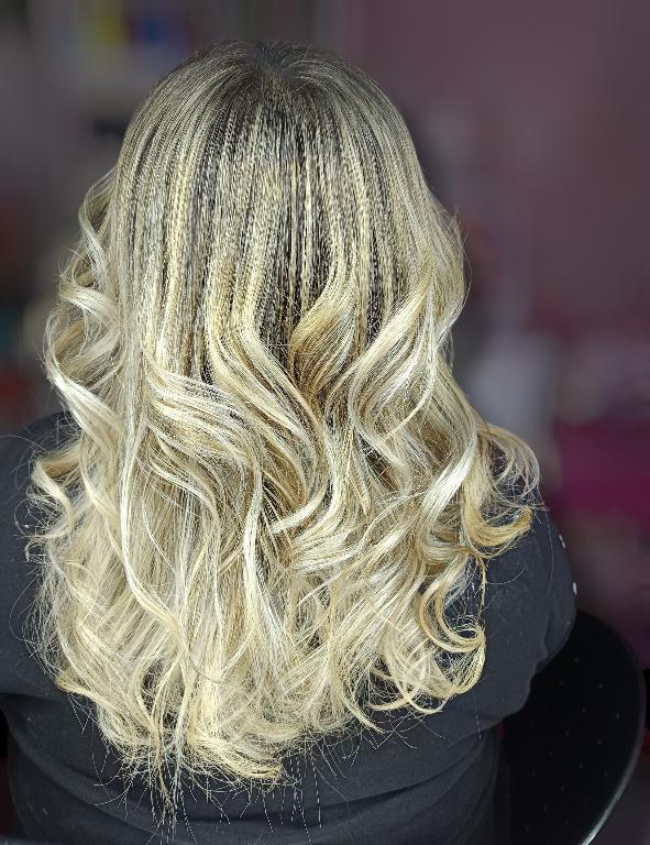 ESTILISTA COLORISTA PROFESIONAL en Santiago de Chile - Imagen 1