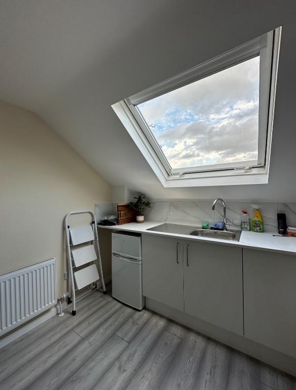 Attic Conversion Rental (with en-suite) in Tallaght - Image 3