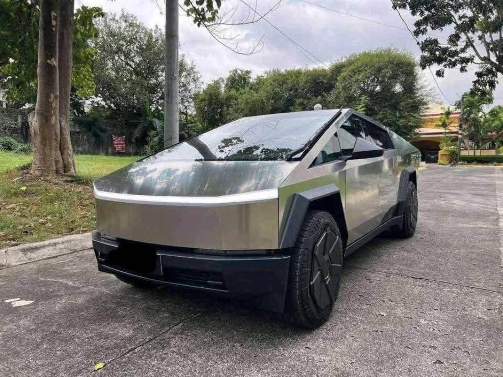 Tesla Cyber Trunk à Abidjan - Photo 1