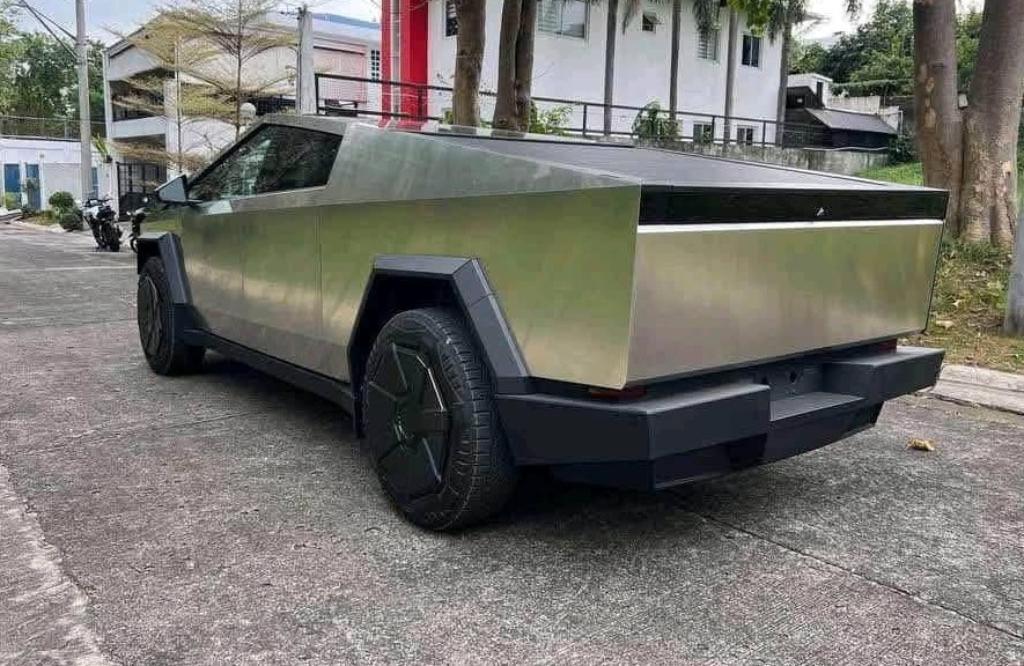 Tesla Cyber Trunk à Abidjan - Photo 2