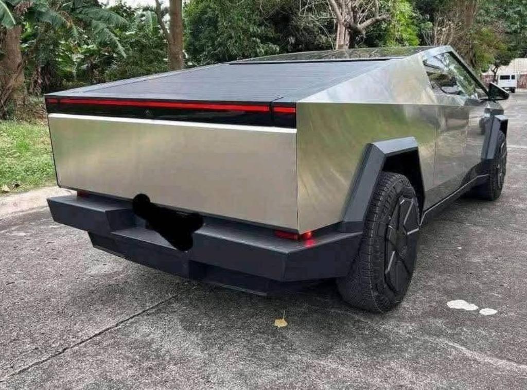 Tesla Cyber Trunk à Abidjan - Photo 3