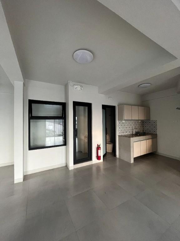 SPACIOUS OFFICE STUDIO UNITS IN QUEZON CITY FOR RENT in Malabon - Image 8