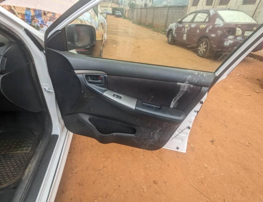 TOYOTA COROLLA RUNX au Cameroun - Photo 3