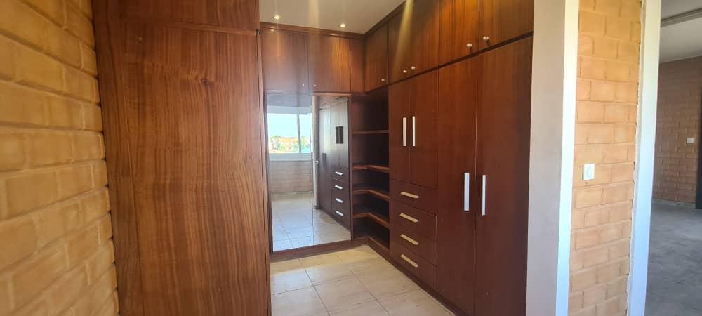 VILLA DUPLEX MODERNE RIVIERA BONOUMIN. en Côte d’Ivoire - Photo 3