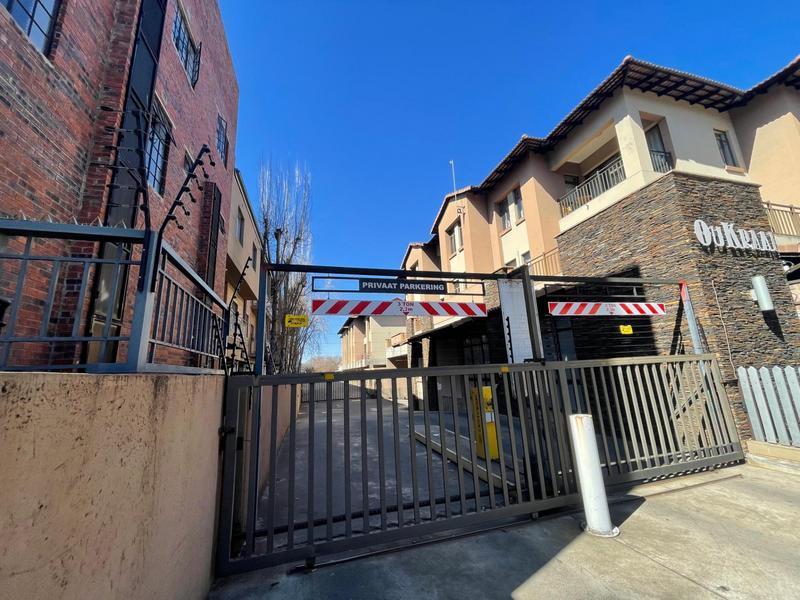 Apartment / Flat 1254-ref-759 for Sale in Die Bult, … in Beaufort West - Image 1