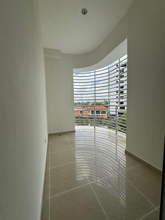 ALQUILER DE APARTAMENTO EN EL RENACIMIENTO en la República Dominicana - Imagen 1