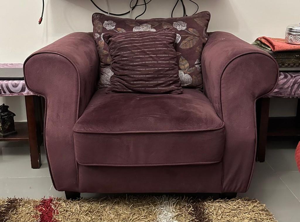 Sofa set complete in Dubai - Image 2