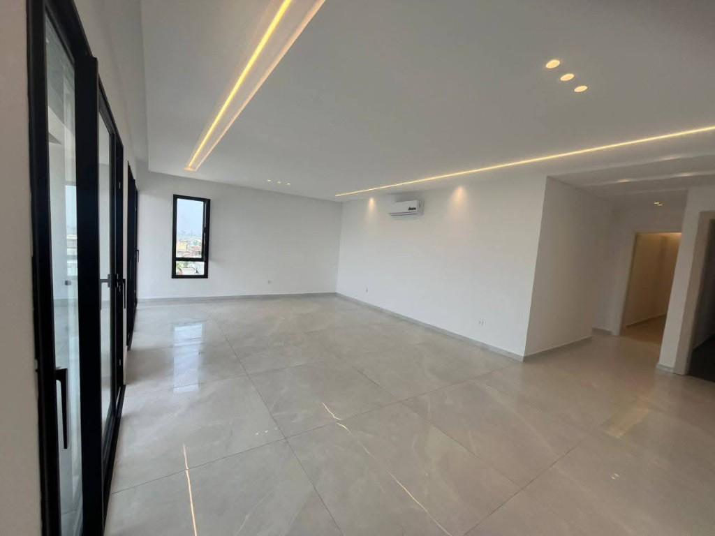 EN LOCATION RIVIERA M’BADON APPARTEMENTS DE STANDING 4PIECES F4) en Côte d’Ivoire - Photo 4