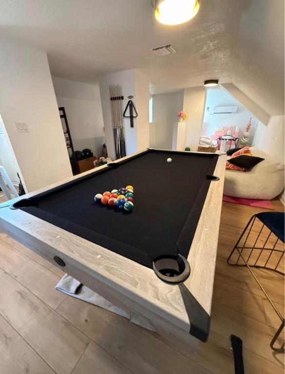 Play Craft Pool Table in United States - Image 2