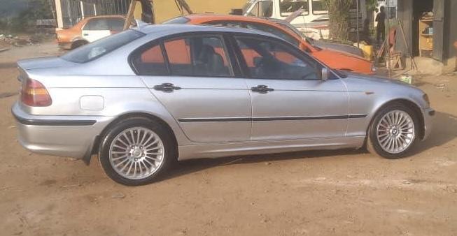 VENTE RAPIDE D'UNE VOITURE DE MARQUE BMW E46 à Anyama - Photo 1