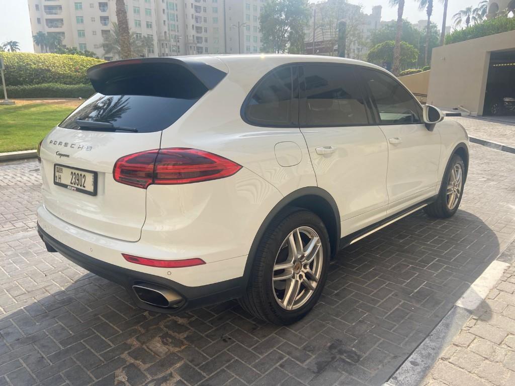 Porsche Cayenne 2016 in Dubai - Image 8