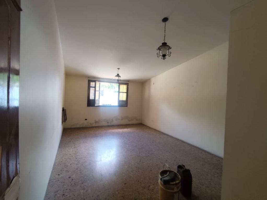 Sandra H Alquila Casa Comercial en Urb Los Naranjos, Av Bolívar. en Guacara - Imagen 7