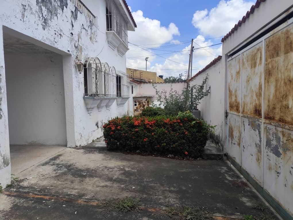 Sandra H Alquila Casa Comercial en Urb Los Naranjos, Av Bolívar. en Guacara - Imagen 20
