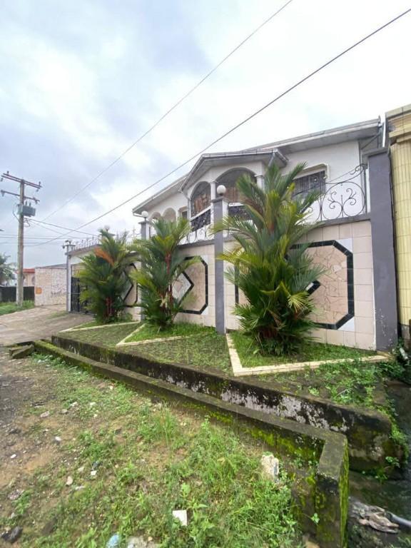 Duplex à vendre makepe. au Cameroun - Photo 1