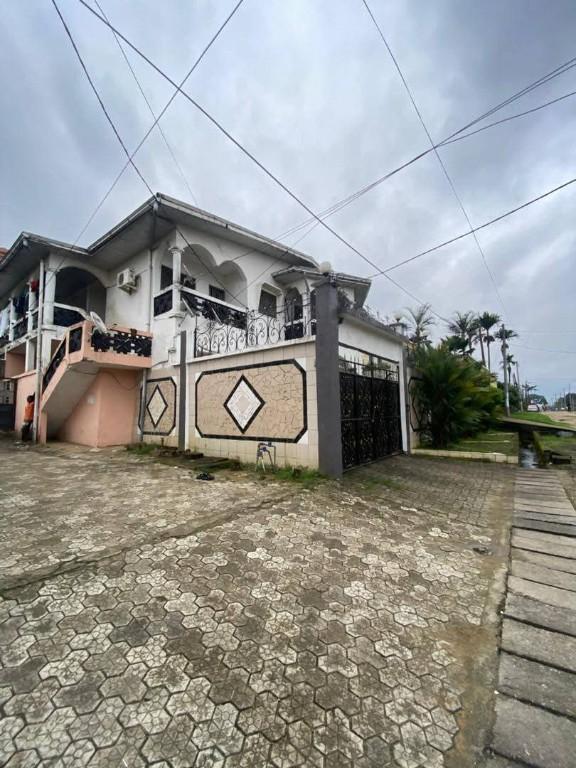 Duplex à vendre makepe. au Cameroun - Photo 2