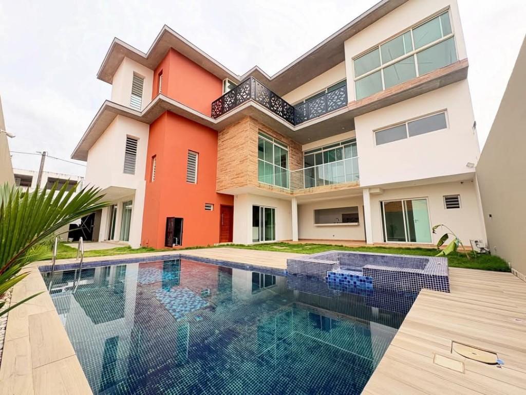 VILLA DUPLEX 10 PIÈCES COCODY RIVIÉRA SYNACACI 2 AVEC PISCINE en Côte d’Ivoire - Photo 3