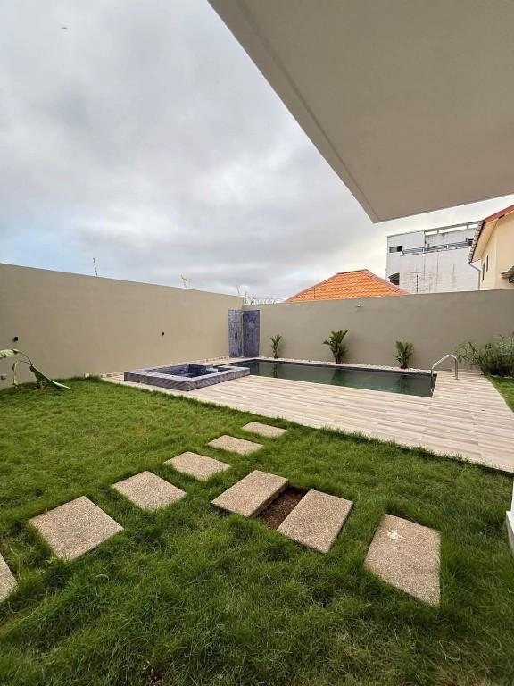 VILLA DUPLEX 10 PIÈCES COCODY RIVIÉRA SYNACACI 2 AVEC PISCINE en Côte d’Ivoire - Photo 9