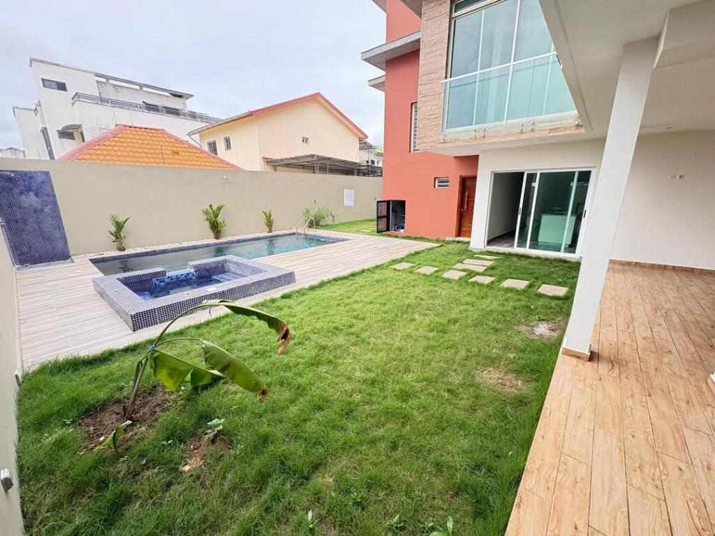 VILLA DUPLEX 10 PIÈCES COCODY RIVIÉRA SYNACACI 2 AVEC PISCINE en Côte d’Ivoire - Photo 14