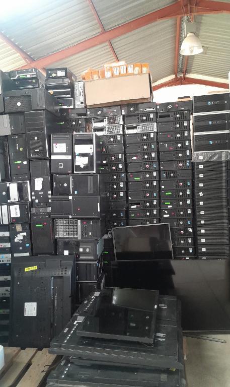 Used projectors in Roodepoort - Image 1