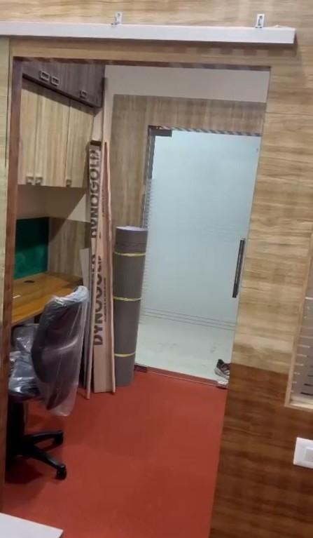 Fully Furnished Office Space For Rent at BBD Bagh in India - Image 8