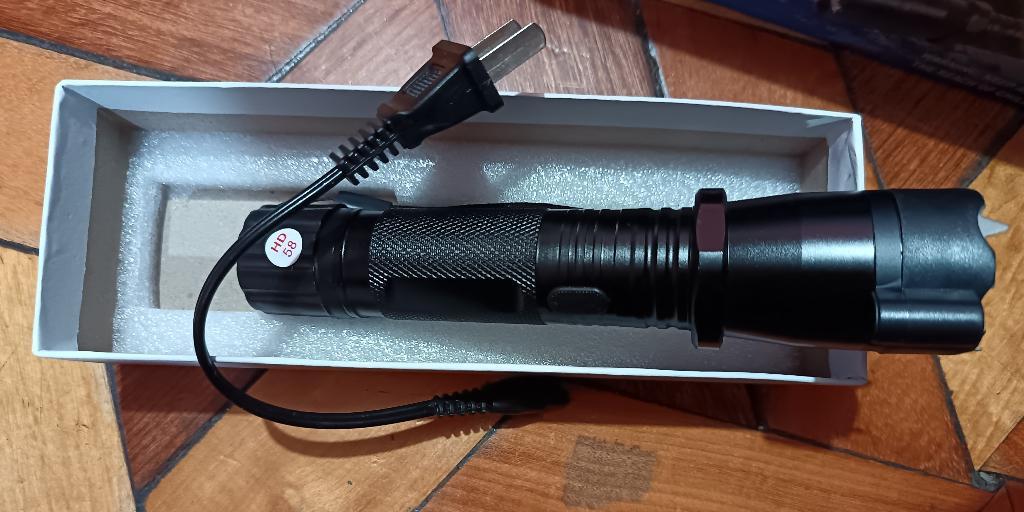 Linterna multiuso recargable taser en Ecuador - Imagen 3