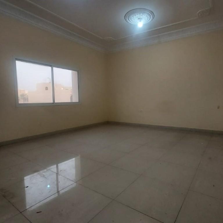 BIG STUDIO AVAILABLE FOR RENT AL KARAMAH NEAR TO SKIN CARE HOSPI in United Arab Emirates - Image 2
