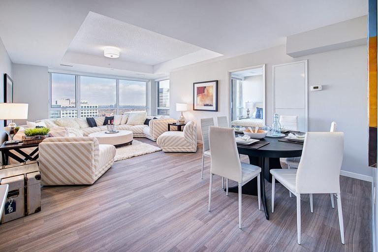 Regency on Main in Hamilton - Image 1