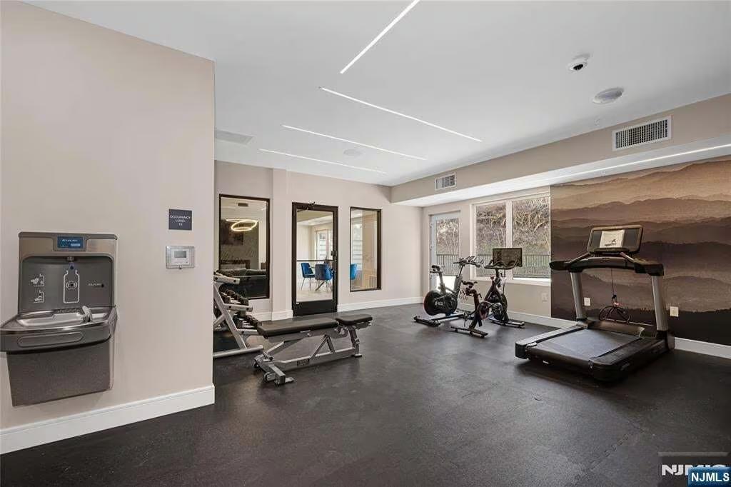 LIVE RENT FREE FOR SEPTEMBER - IMMEDIATE OCCUPANCY SPECIAL in Bronx - Image 9