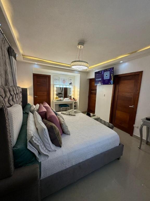 VENDO AMPLIO Y HERMOSO APTO EN ALMA ROSA II en la República Dominicana - Imagen 12