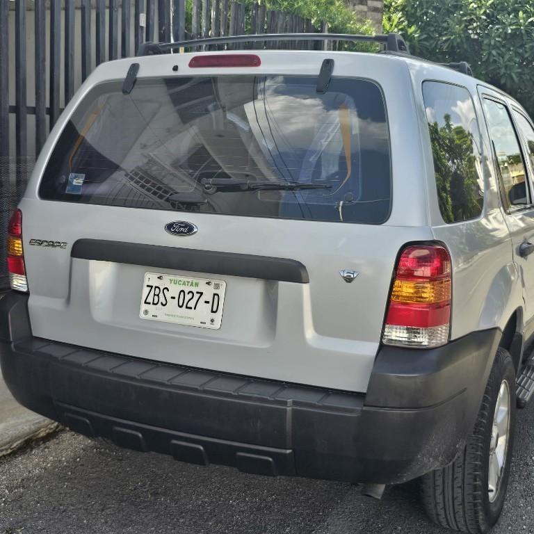 VENTA CAMIONETA ESCAPE 2007 en Caucel - Imagen 4