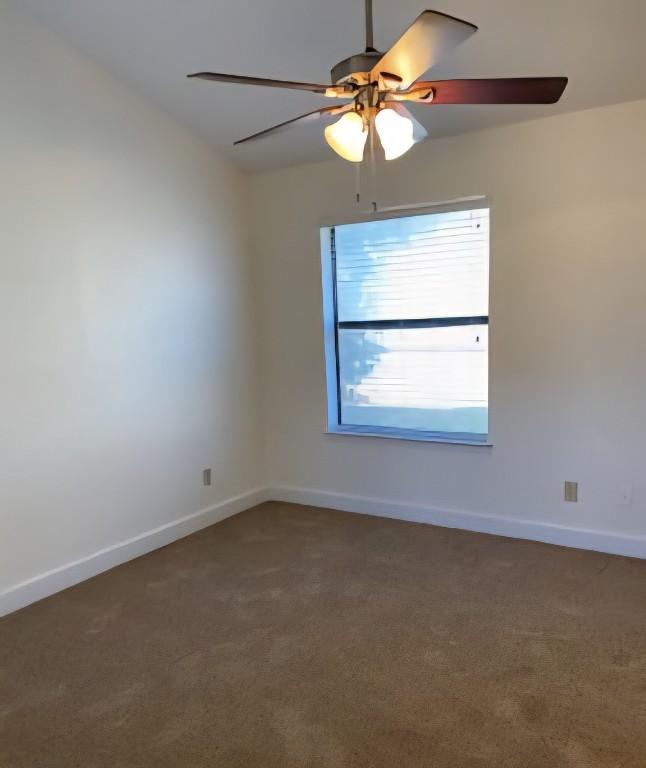 updated spacious 2 bed duplex split with small patio & yard in Frisco - Image 5