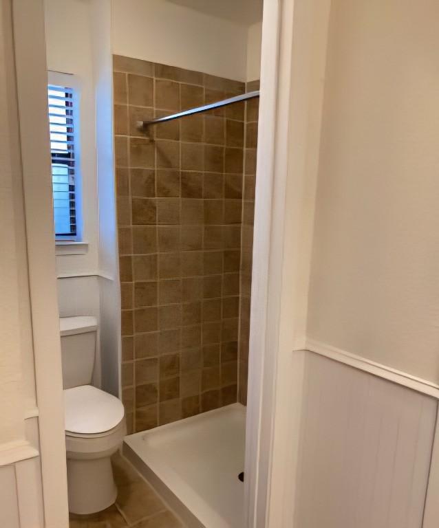 updated spacious 2 bed duplex split with small patio & yard in Frisco - Image 8