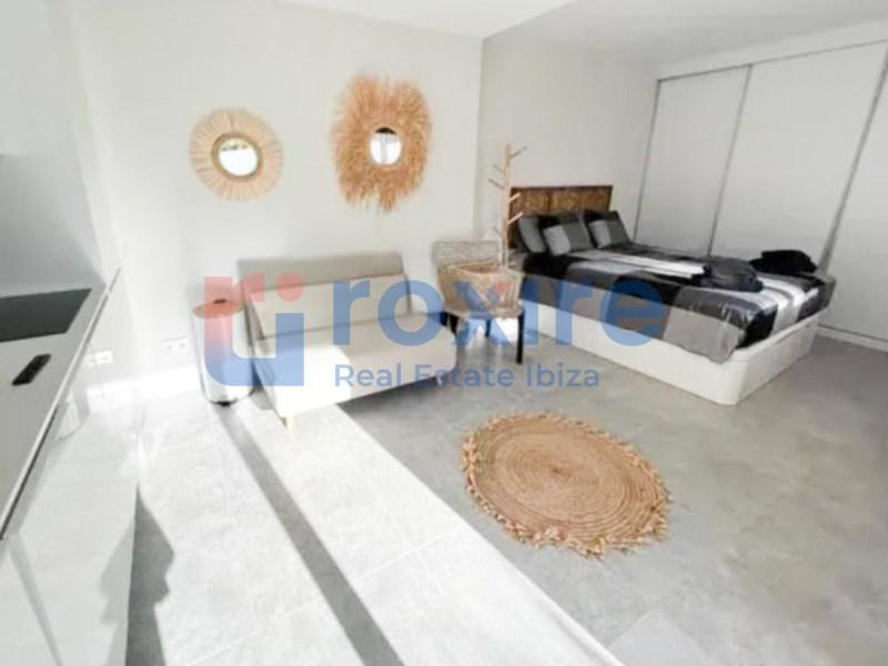 ENCANTADOR ESTUDIO OBRA NUEVA CALA VADELLA PISCINA COMUNITARIA en Eivissa - Imagen 1