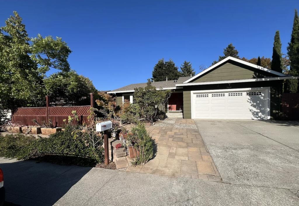 House for Rent in El Sobrante, California, Ref# 202098746 in Richmond District - Image 1