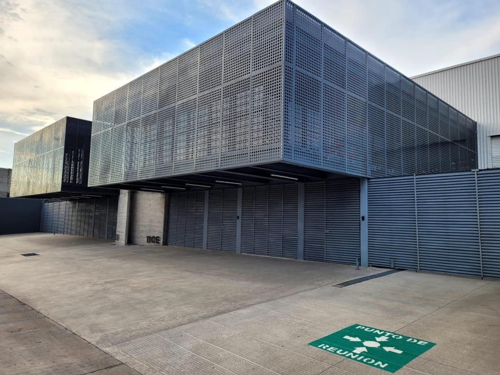 NAVE INDUSTRIAL EN VENTA en León - Imagen 1