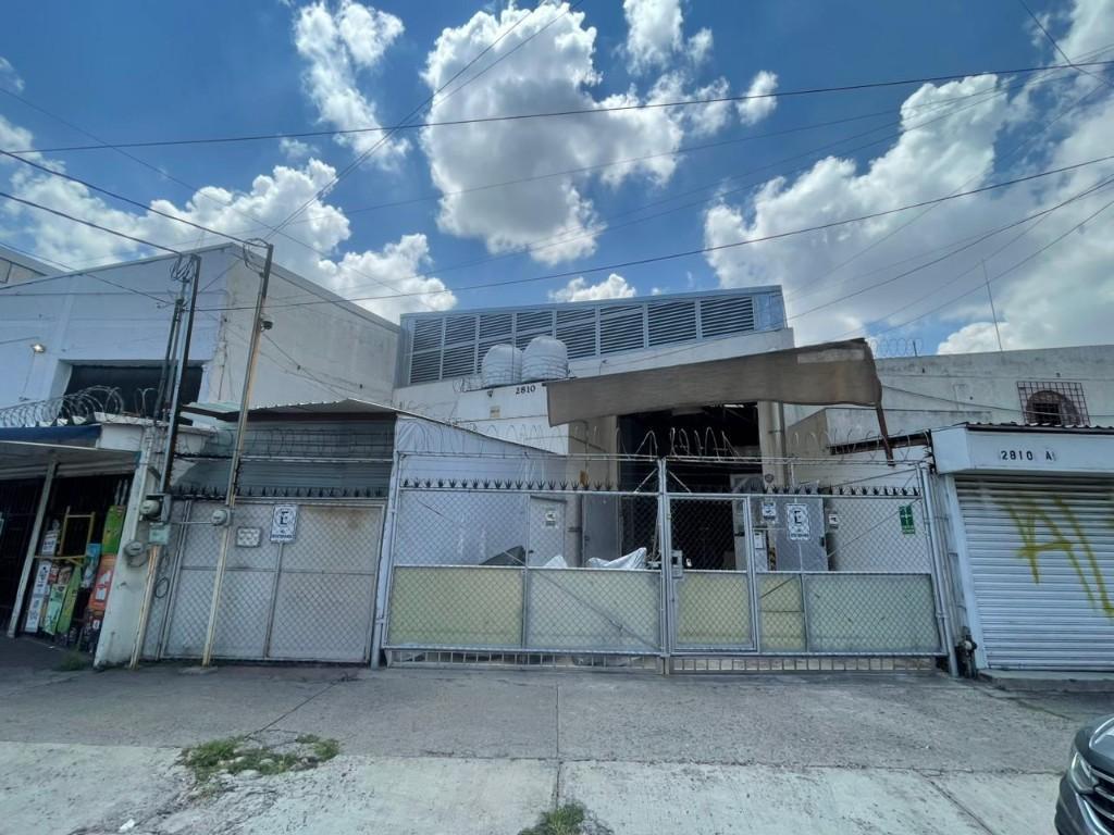 SE RENTA BODEGA COMERCIAL EXCELENTE UBICACION (ALAMO INDUSTRIAL) en Tlaquepaque - Imagen 1