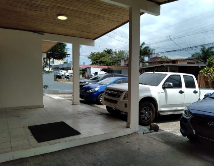VENDO FORMIDABLE CASA - LA FLORIDA en Panamá - Imagen 3