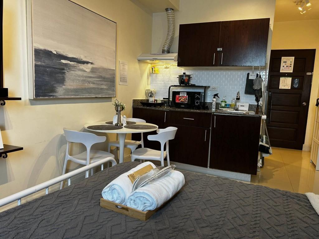 Fully Furnished Studio Unit for Rent Grand Residences in Consolacion - Image 2
