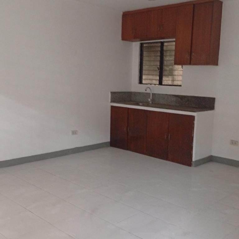 3 Storey House For Rent In Mandaue in Consolacion - Image 8