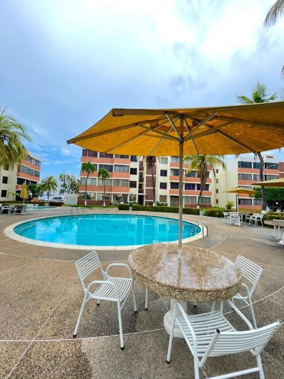 ALQUILER DE APARTAMENTO en Lecherías - Imagen 2