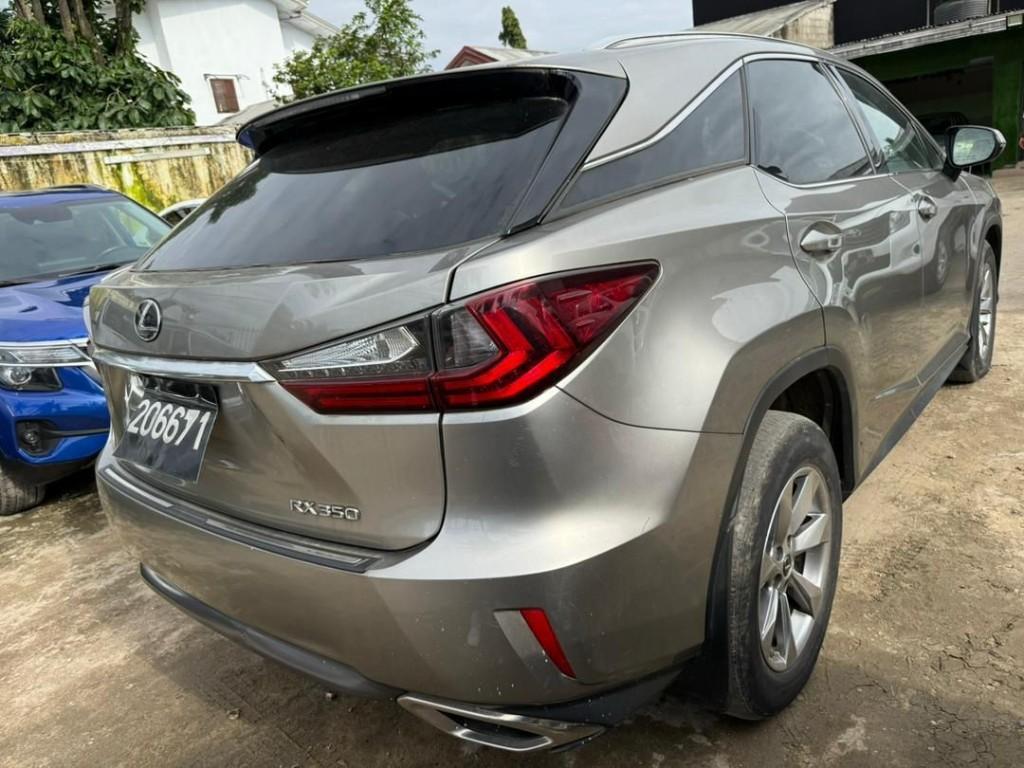 Lexus RX 350 Année 2019 au Cameroun - Photo 3