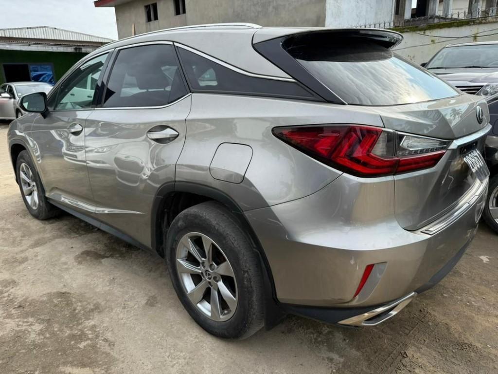 Lexus RX 350 Année 2019 au Cameroun - Photo 4
