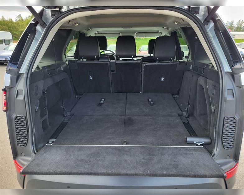 Land Rover *Discovery* Maison mère Année 2019-2020 Essence v6 à Abidjan - Photo 4