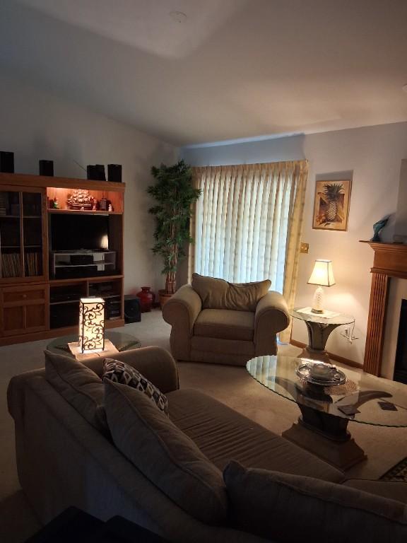 FURNISHED PRIVATE BEDROOM AVAILABLE! in Saint Charles - Image 4