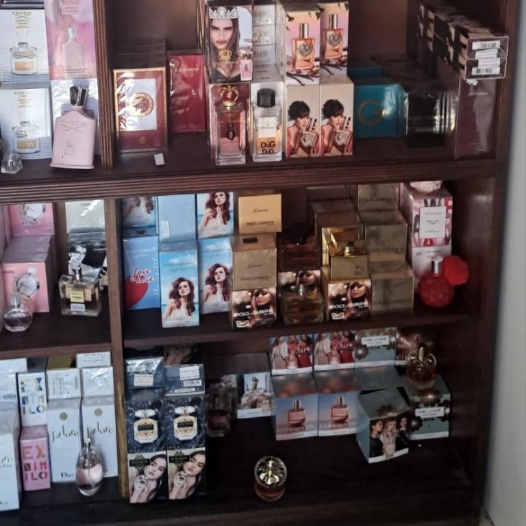 Perfumes Imported men's & Ladies R450 per 100ml in South Africa - Image 9
